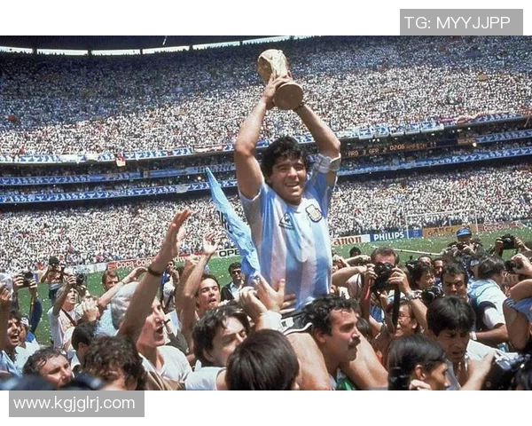 美国足球传奇人物回顾及其辉煌成就分析