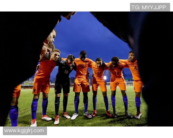 赛后复盘：北京足球队与广州足球队的团队协作与战术分析探讨