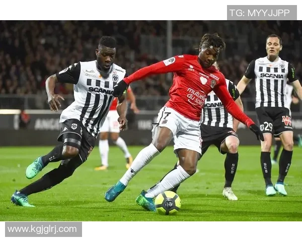 足球明星重返赛场复仇时刻精彩瞬间回顾与分析